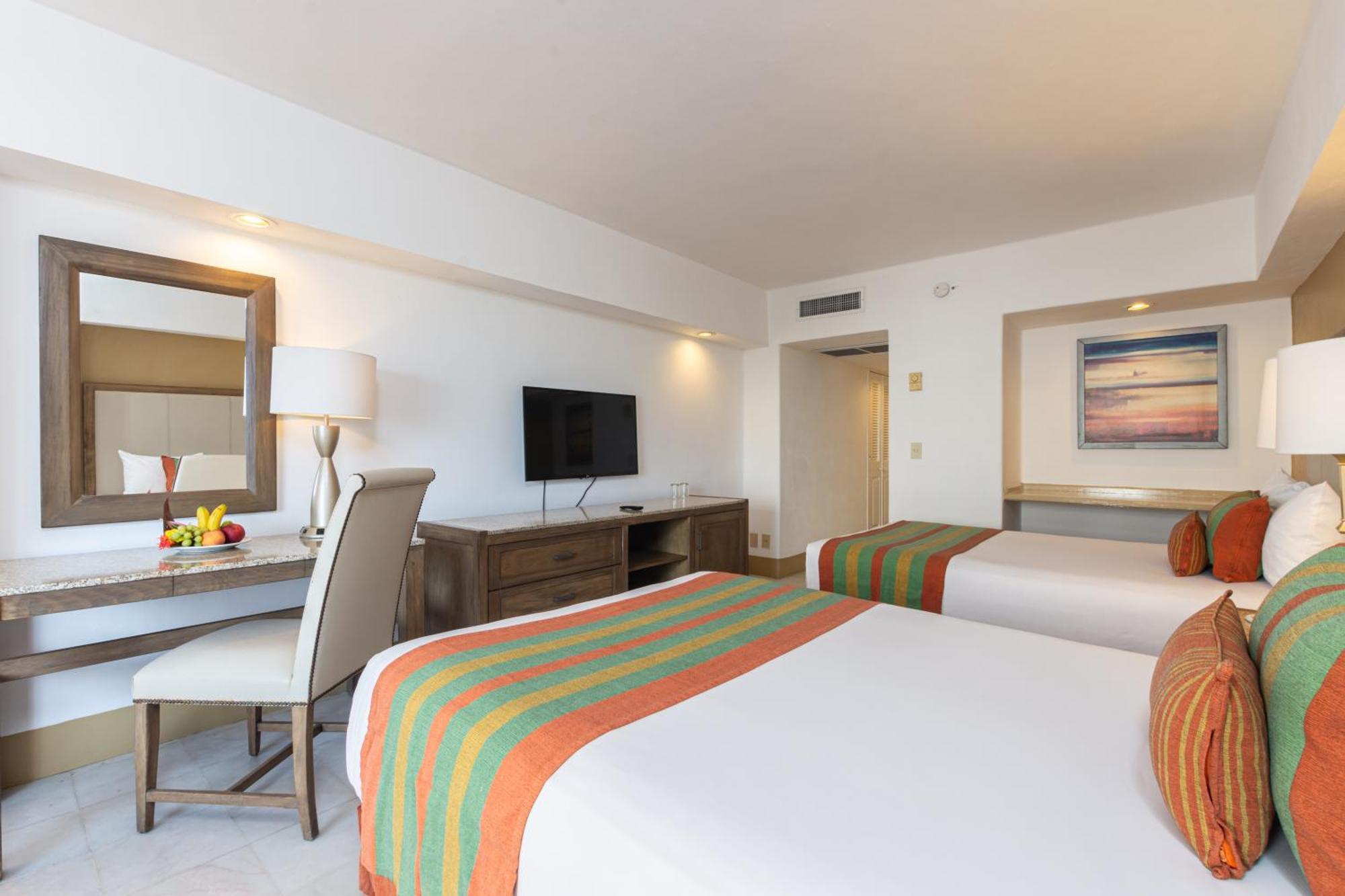 Tesoro Ixtapa Beach Resort Exterior photo